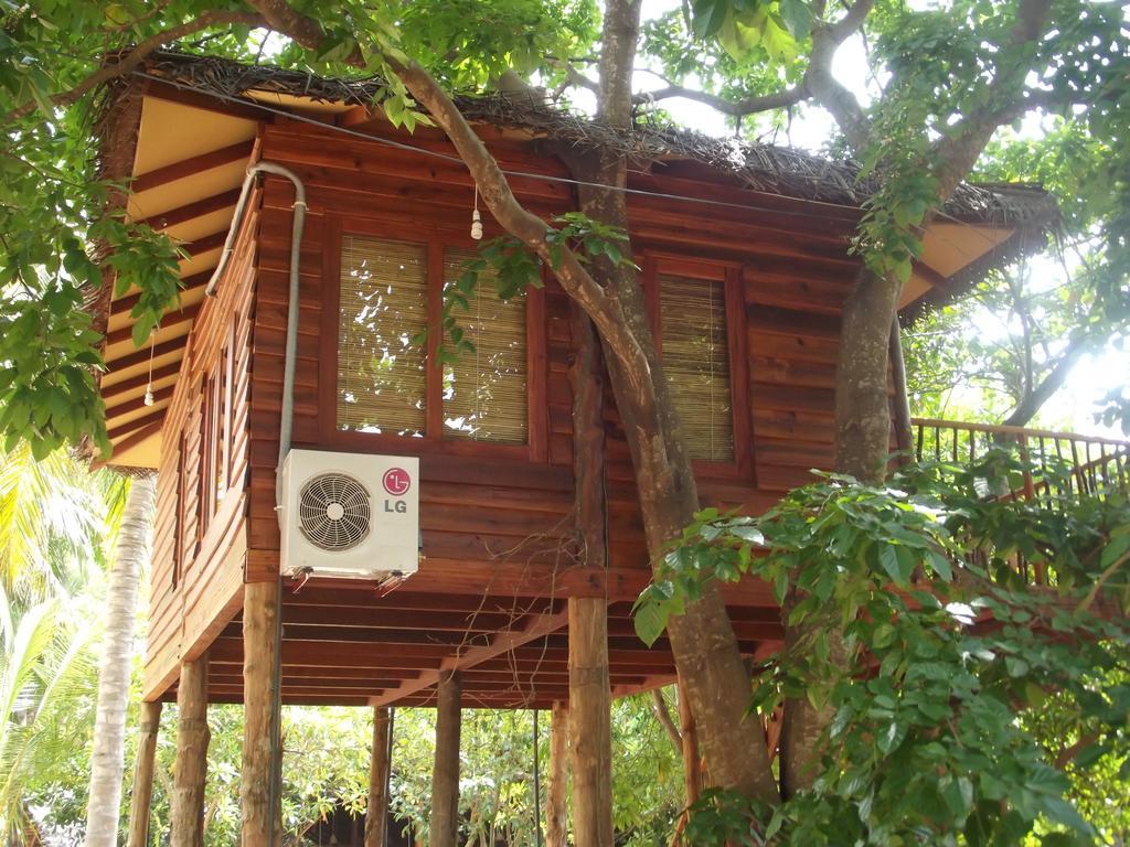 Lord Of The Forest Hotell Batticaloa Exteriör bild