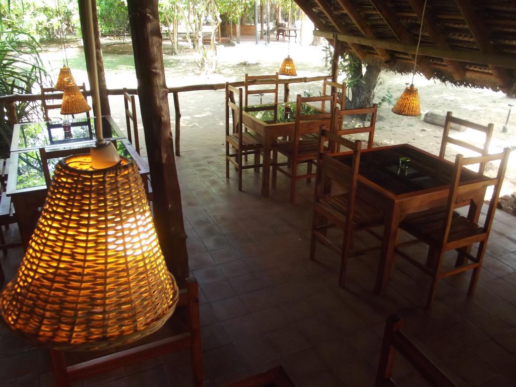 Lord Of The Forest Hotell Batticaloa Exteriör bild