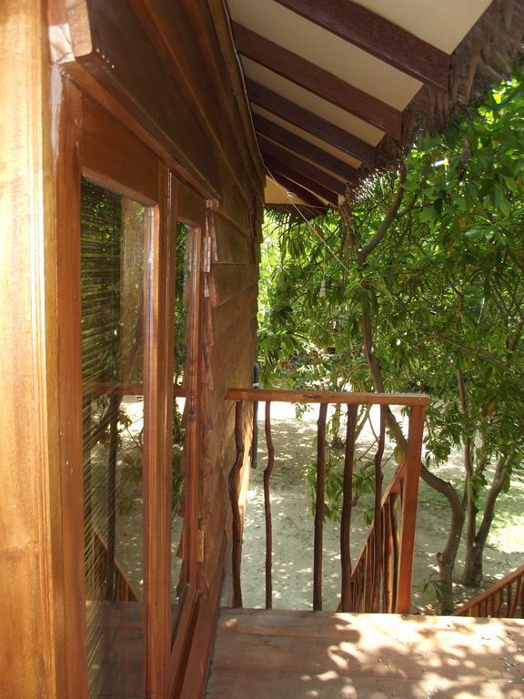 Lord Of The Forest Hotell Batticaloa Exteriör bild