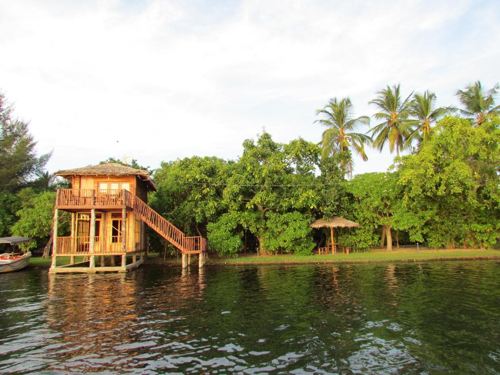 Lord Of The Forest Hotell Batticaloa Exteriör bild